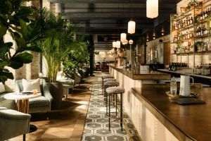 One United aduce brandul internaţional The Hoxton în Capitală